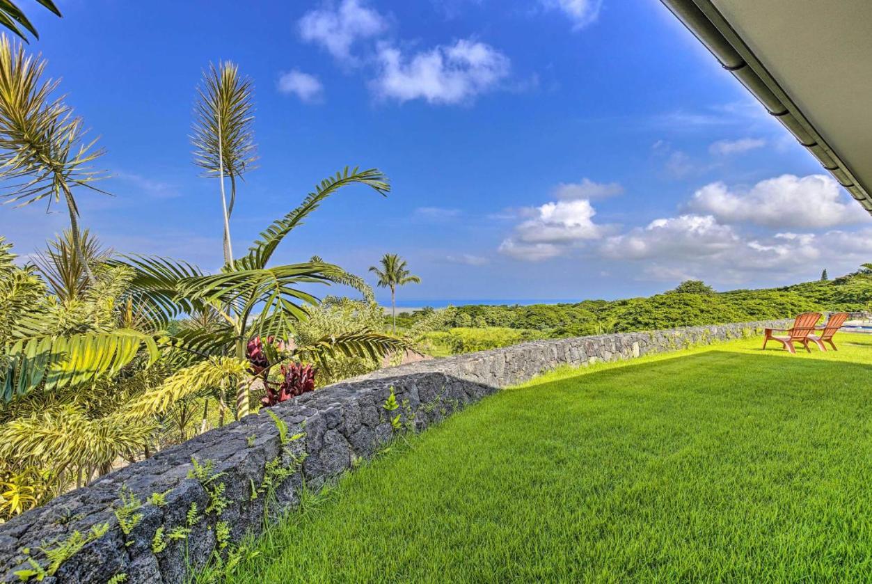 Sweeping Ocean Views Ideal Location Gated Villa Kailua-Kona Exterior photo